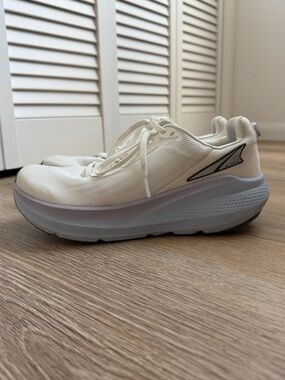 Altra Women's FWD VIA Running Shoes Size 9